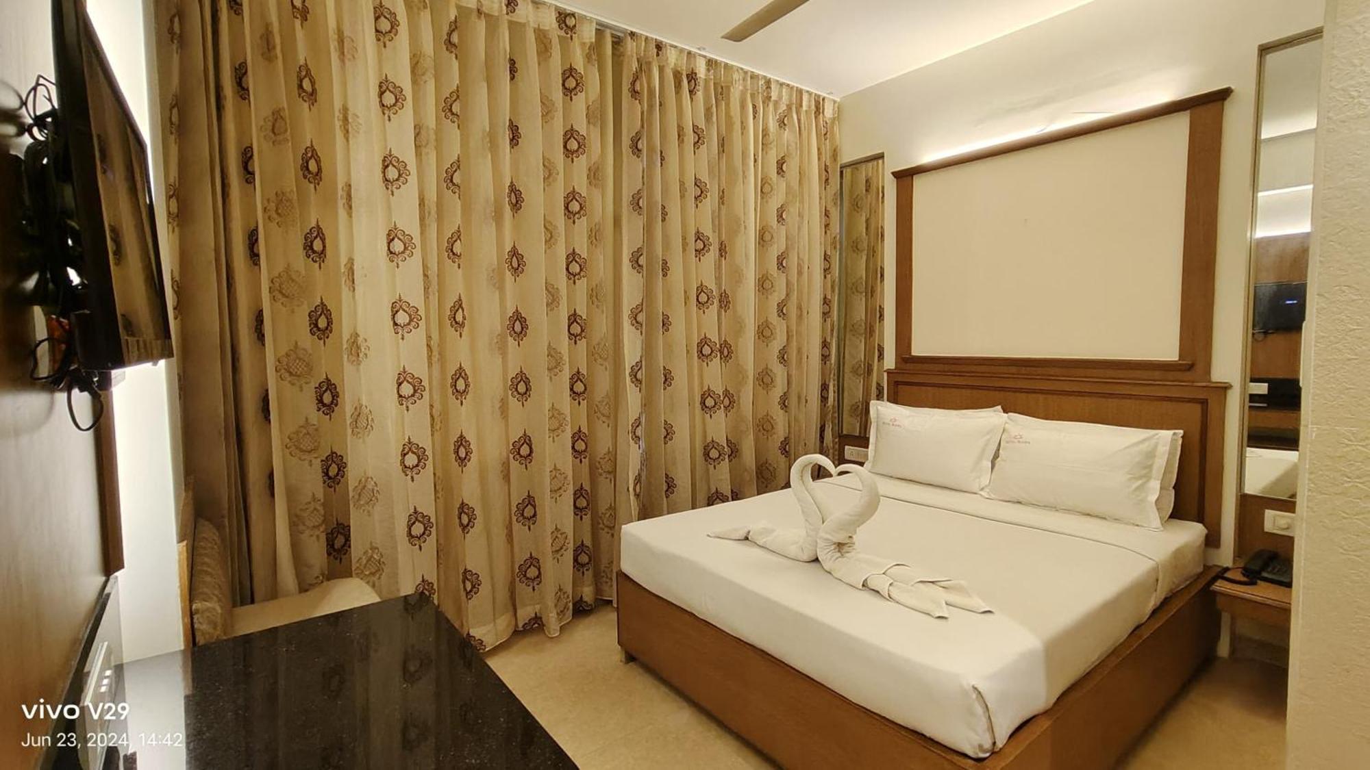 Hotel Roopa Mysore Exteriör bild