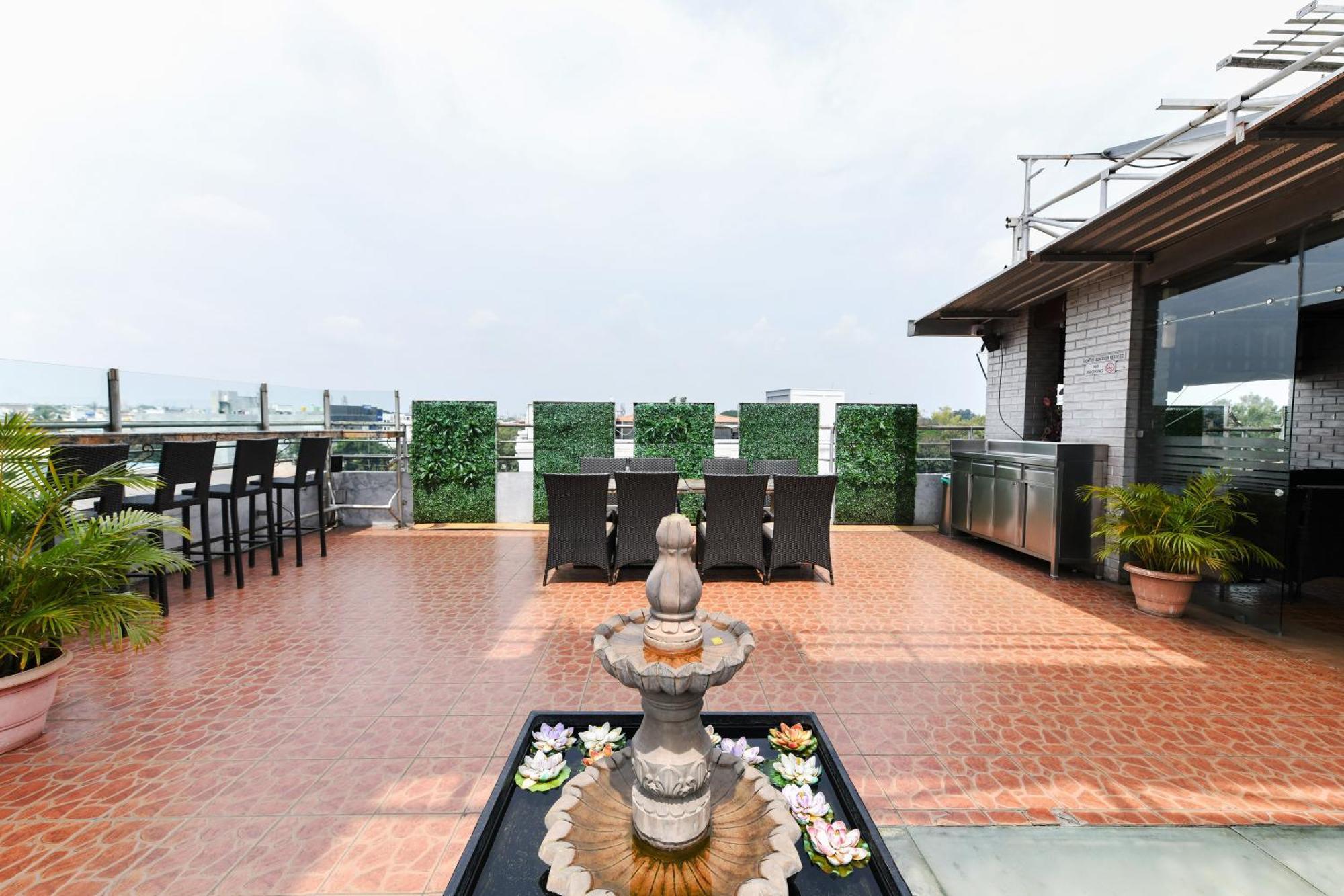 Hotel Roopa Mysore Exteriör bild