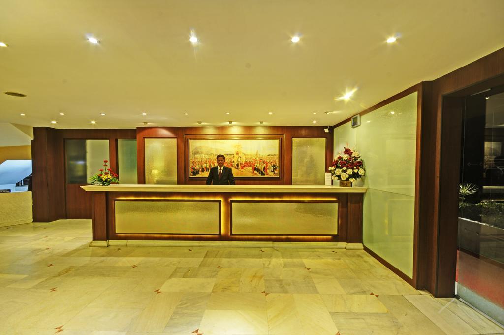 Hotel Roopa Mysore Exteriör bild